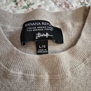 Banana Republic Italian 100% Wool Beige Sweater Ladies Large